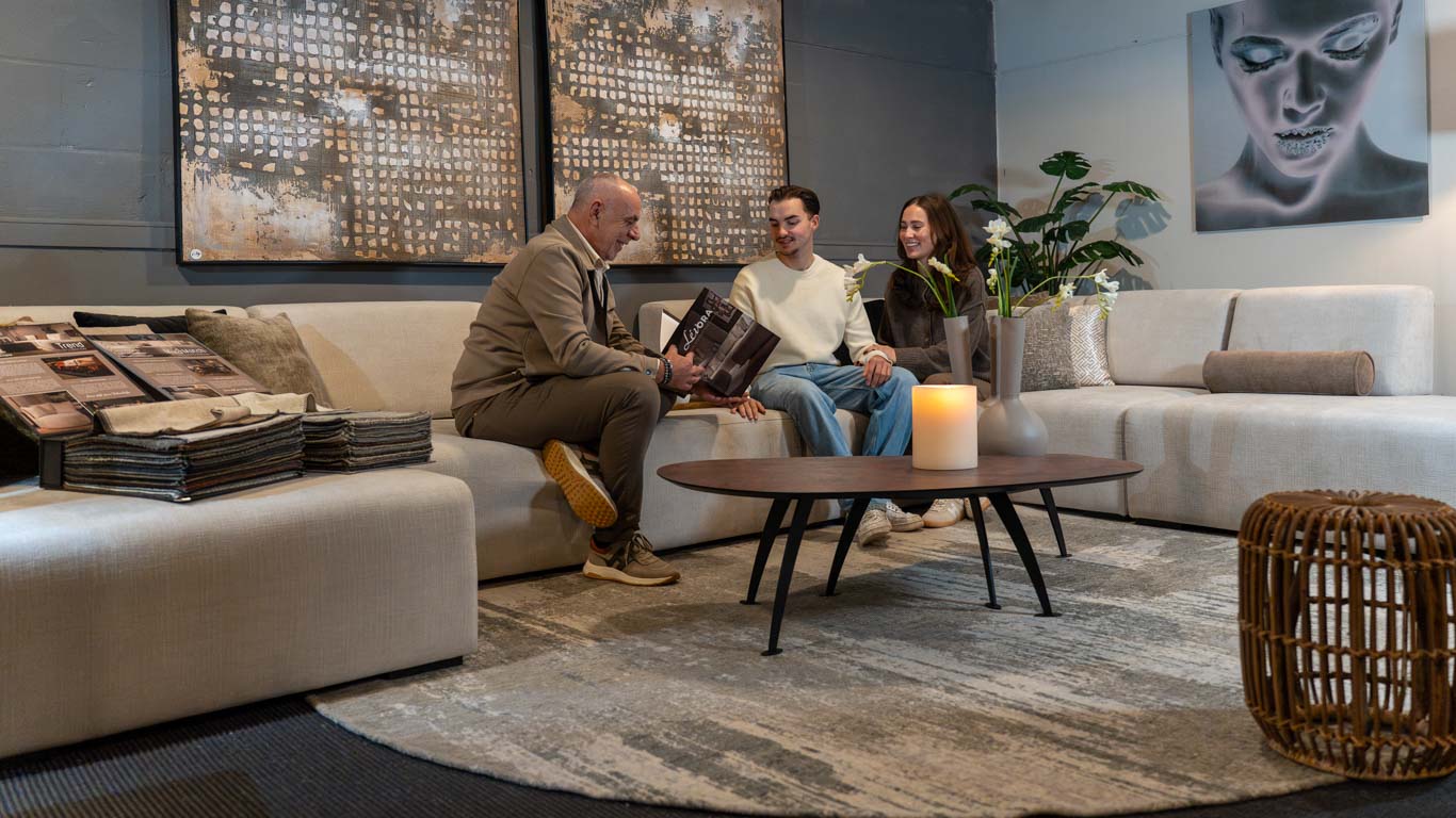 UrbanSofa Brandstore Levora Woonwinkel Eindhoven Boaz hoekbank stalenboeken