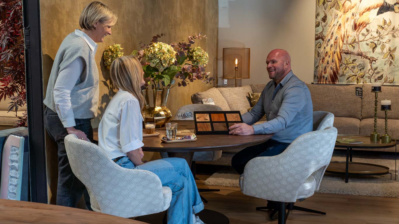 UrbanSofa Bruuts Brand Store HalloXL Waddinxveen Bruuts afgeronde rand houtstalen 3