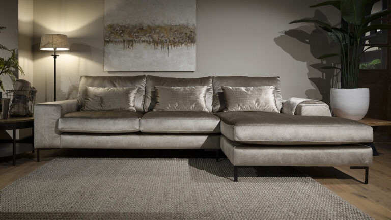 UrbanSofa-Cesano-Casia-Loungebank-Bergamo-Fur-Silver-Website-1