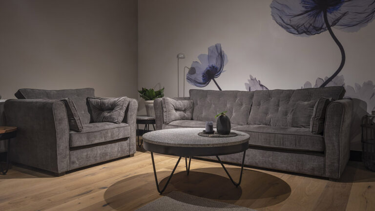 UrbanSofa-Fiore-Presto-Sofa-Belize-Charcoal-Andalusie-Silver-Salontafel-Liggend