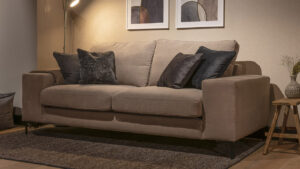 UrbanSofa Cesano Casia Sofa Vancouver Desert Liggend scaled