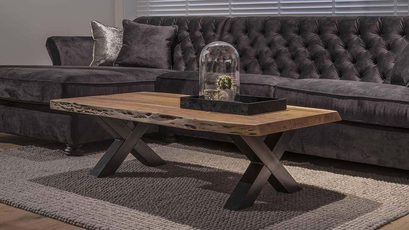 UrbanSofa Calmont Loungebank Vienna Antracite Live Edge Salontafel Shantra Wool Honeycomb Vloerkleed Sfeer Website