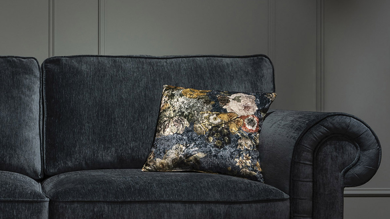 UrbanSofa Decokussen DP4 Shiny Velvet Fleur Blue Website