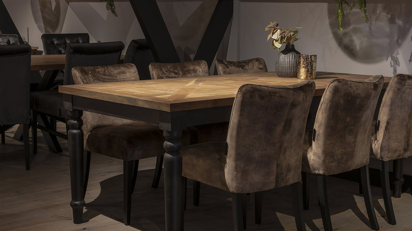 UrbanSofa Leeds Eetkamerstoel Sevilla Brown Rochdale Eettafel 2 Website