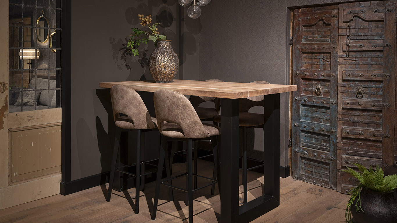 UrbanSofa Napoli Barkruk Nathan Sand Rocco Bartafel U Poot Large Zwart Website 1