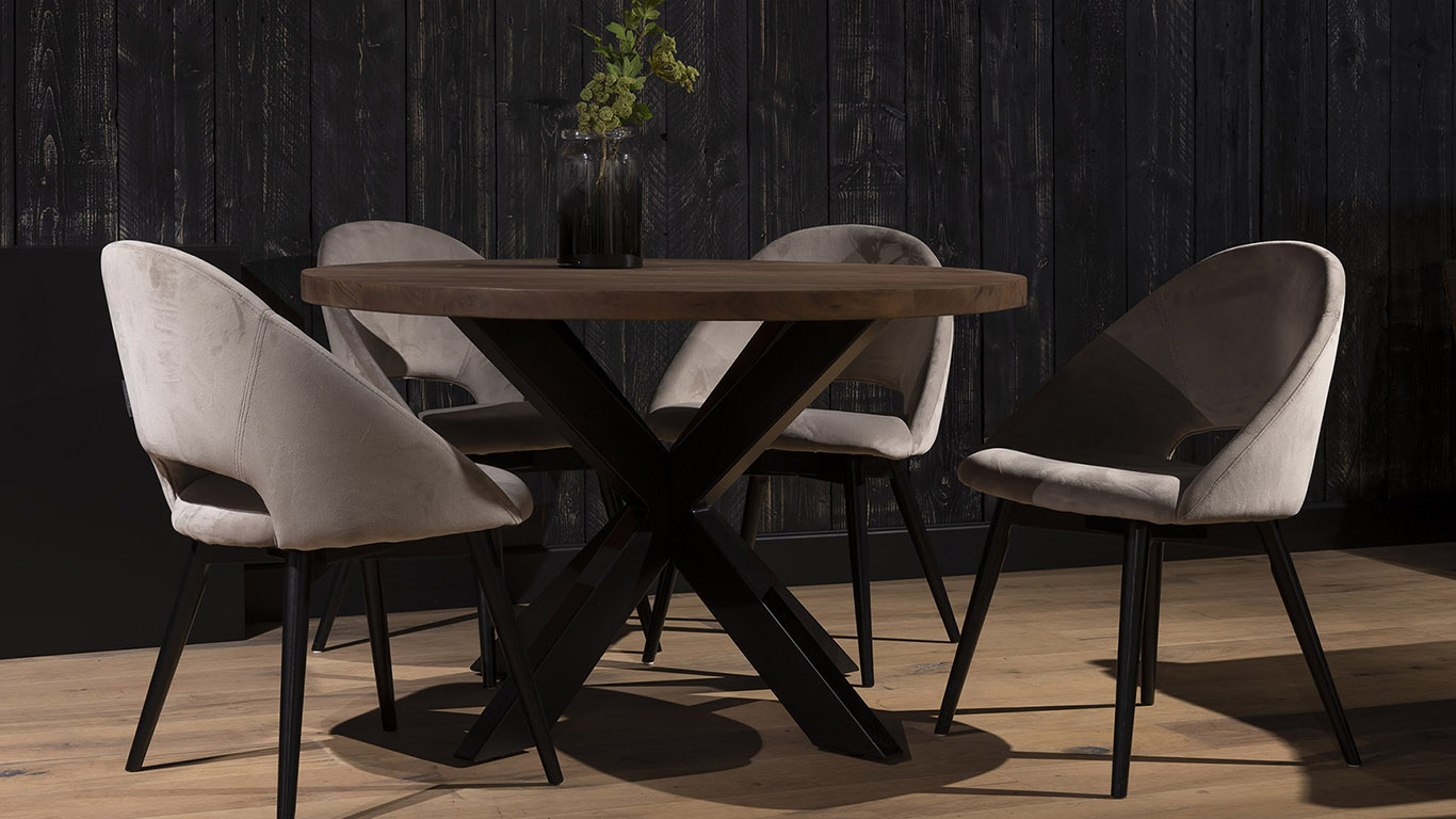 UrbanSofa Napoli Eetkamerstoel Napels Light Grey Robin Eettafel Spinpoot Zwart Website 1