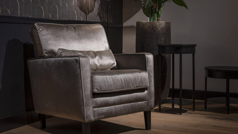 UrbanSofa Newport Fauteuil Bergamo Fur Silver Voorzetkussen 2 Website