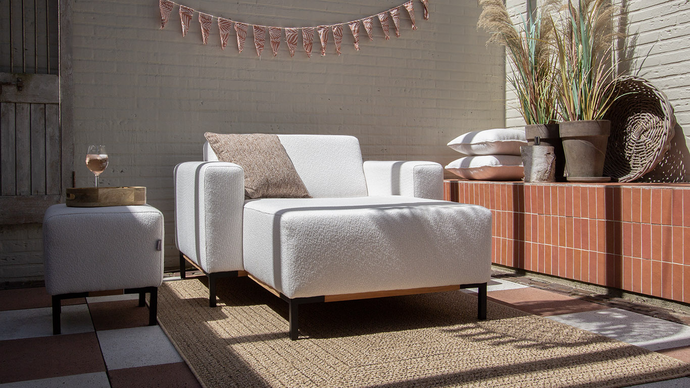UrbanSofa Outdoor Marbella Daybed met Hocker 40x40 in Flavour Jamine 1 UrbanSofa Outdoor Marbella Daybed met Hocker 40x40 in Flavour Jamine 1