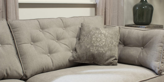 UrbanSofa-Pradesh-Grey-Kussen-530x265