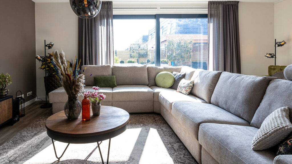 De Grote Tuinverbouwing Aflevering 30 Bekijk de Meubels