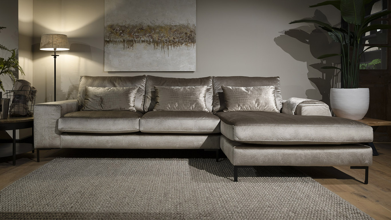 UrbanSofa Cesano Casia Loungebank Bergamo Fur Silver Website 1