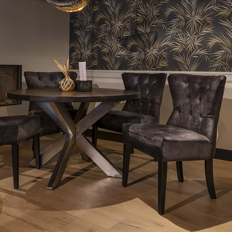 UrbanSofa Aniston Eetstoel Vienna Antracite Robin Eettafel Rond Spinpoot Chroom Vierkant