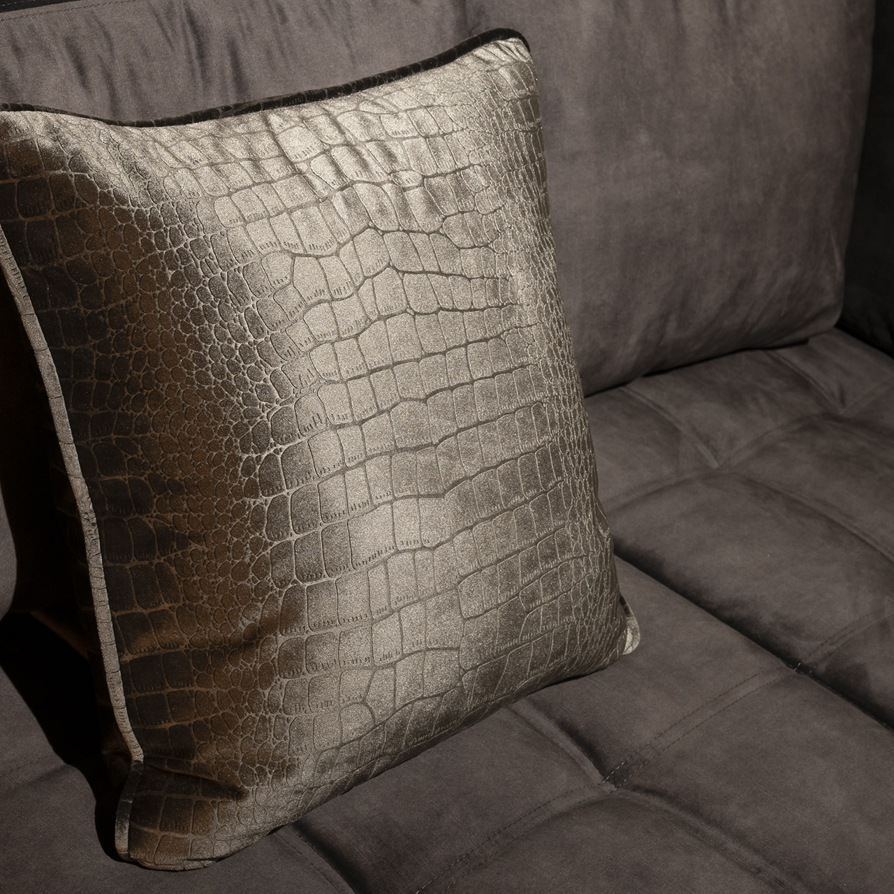 UrbanSofa Decokussen Bergamo Croco Taupe Vierkant