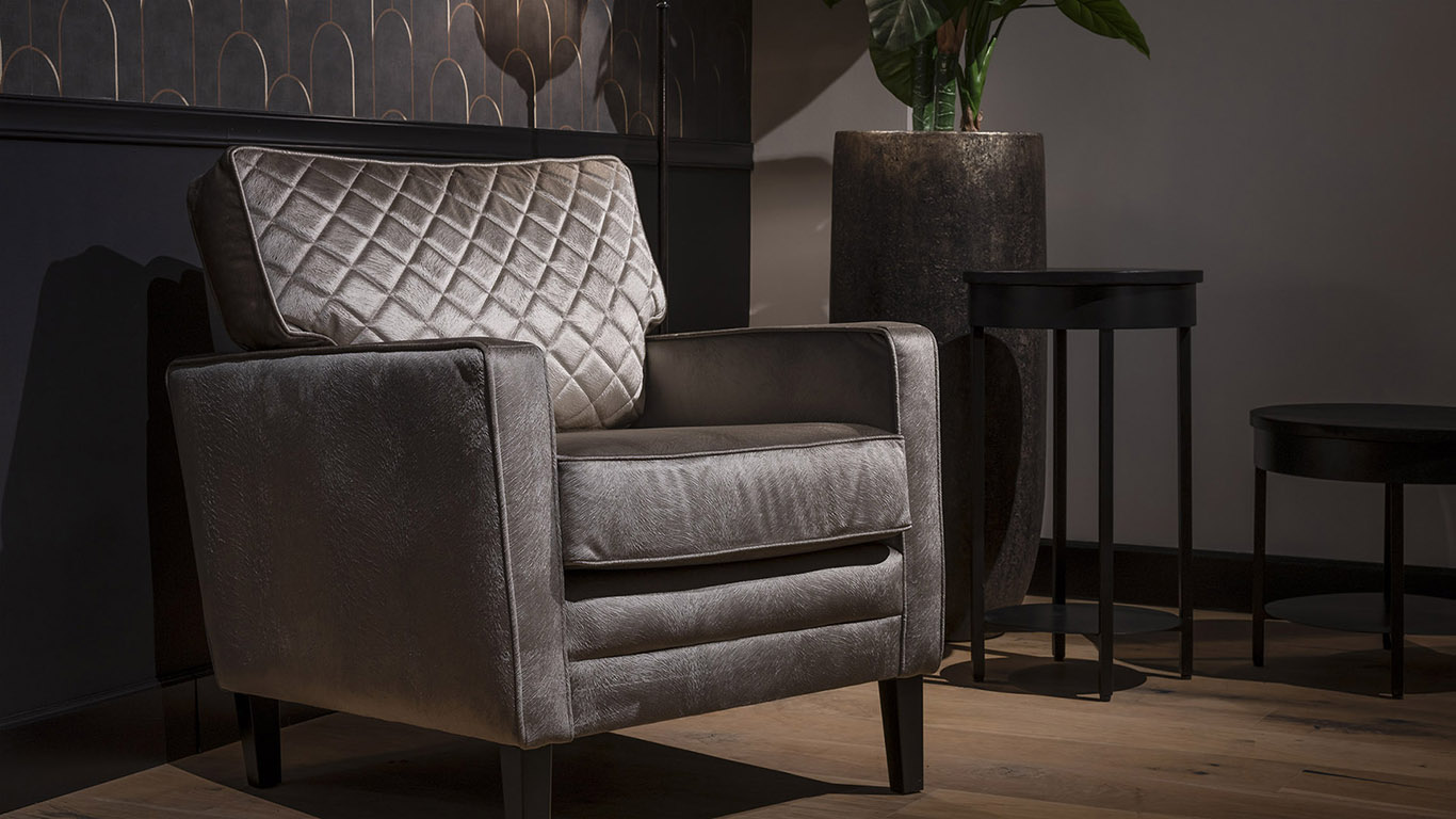 UrbanSofa Newport Fauteuil Bergamo Fur Silver Website