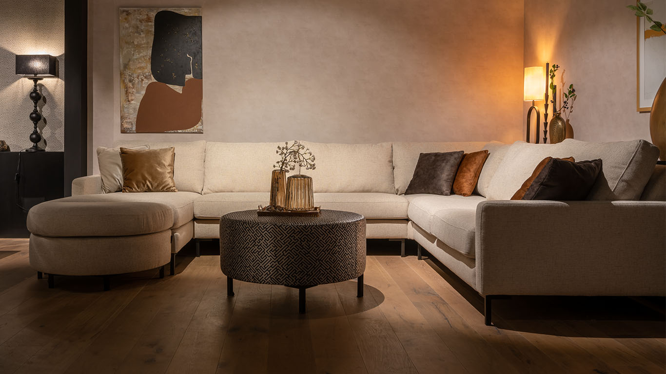 UrbanSofa Gino Casia Hoekbank Modena Sand Paris Hocker website