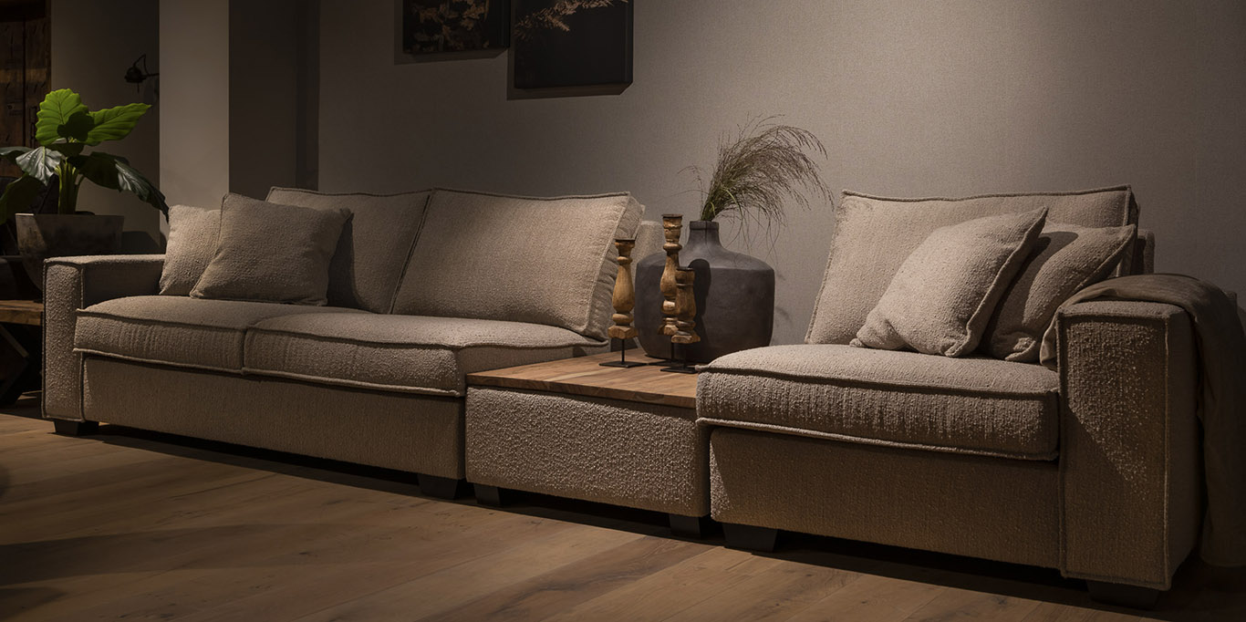 UrbanSofa Merano Casia Sofa Barnsly Sand Liggend