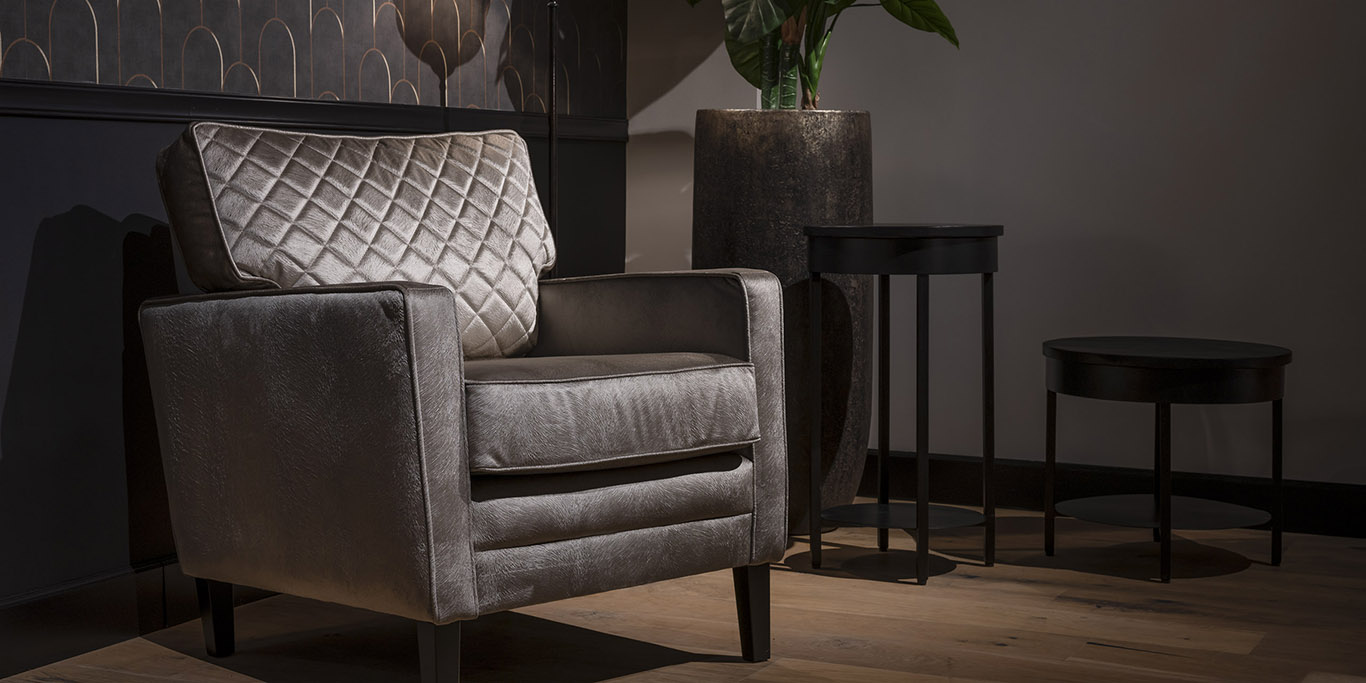 UrbanSofa Newport Fauteuil Bergamo Fur Silver Liggend