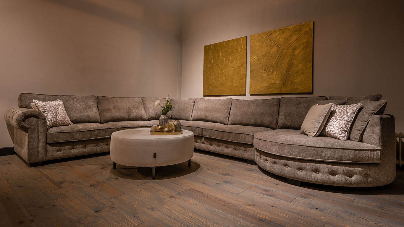 UrbanSofa San Remo Casia Hoekbank Suave Liver Paris Hocker 2 Website