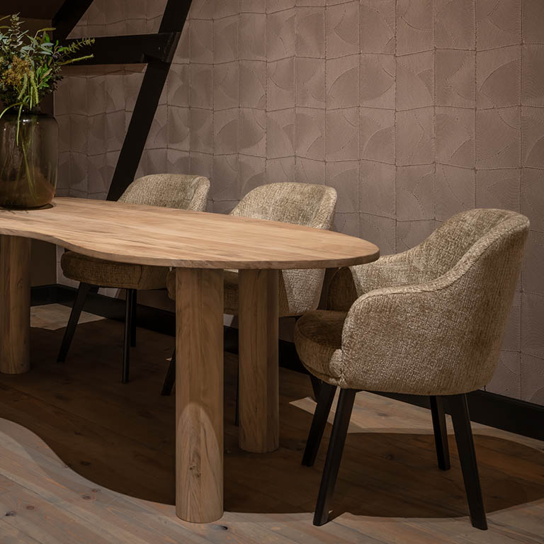 Bruuts Florencia Eettafel UrbanSofa Evan Eetkamerfauteuil Kensington Desert n Vierkant