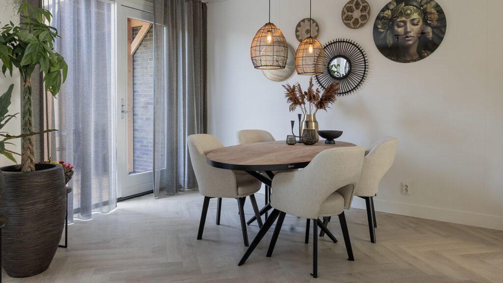 De Grote Tuinverbouwing Aflevering 34 Bekijk de Meubels