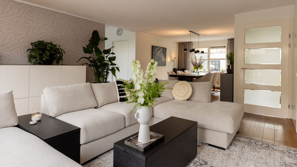 De Grote Tuinverbouwing Aflevering 35 Bekijk de Meubels