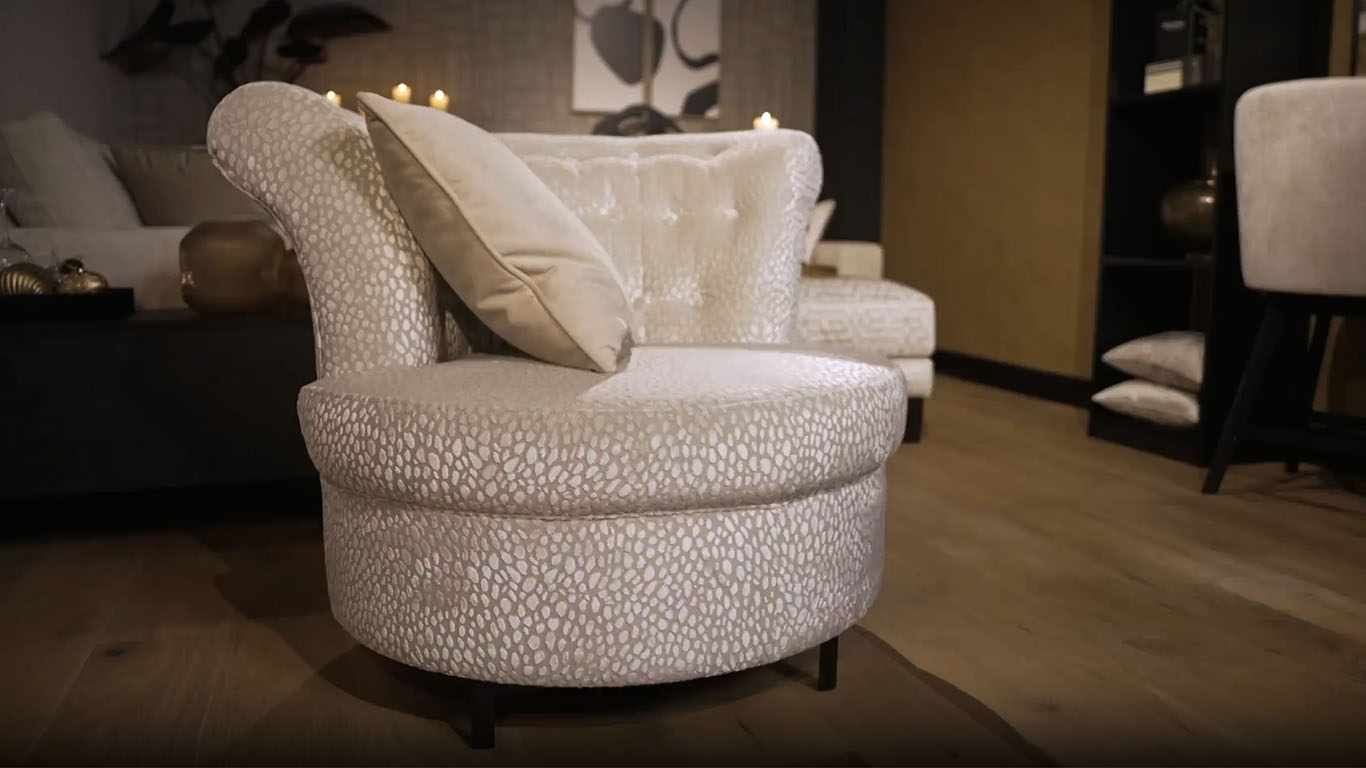 De Aspen fauteuil in de stof Cipriani Shiny Nature