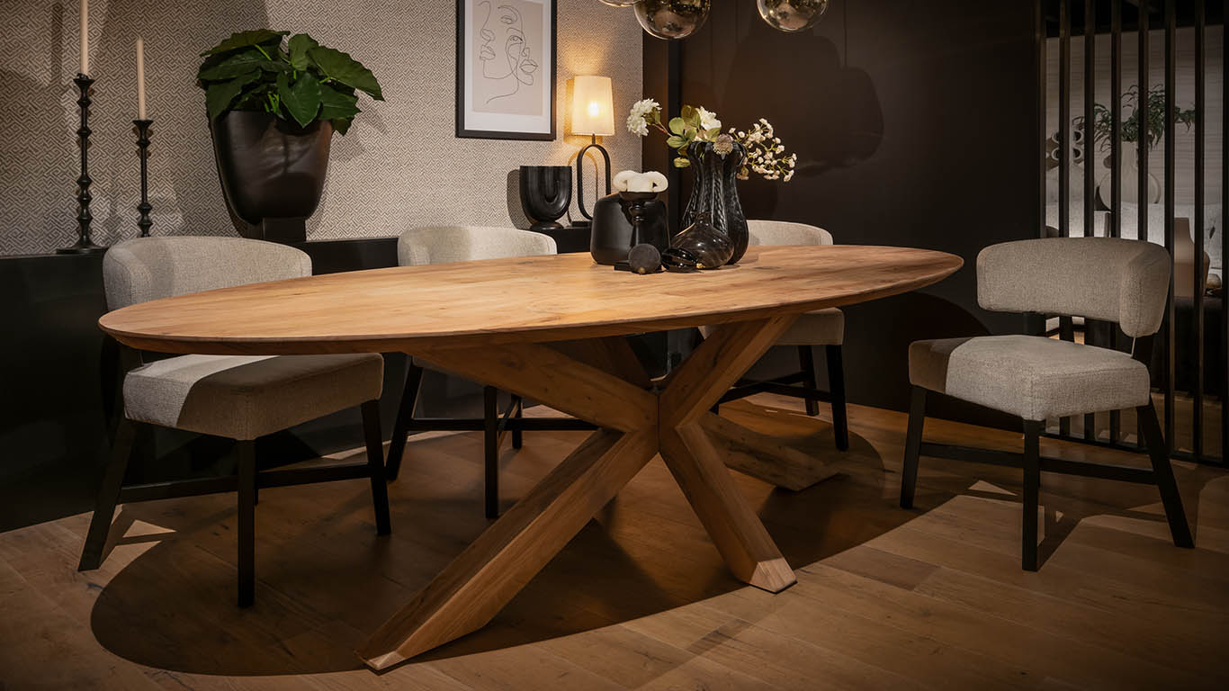 Ovale houten eettafel met massief houten spinpoot - Bruuts Espen eettafel in diverse maten