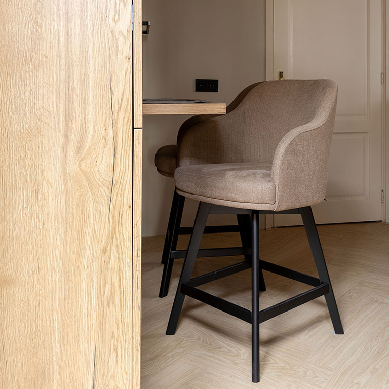 GHV AFL7 Evan barstoelen Linate Taupe website