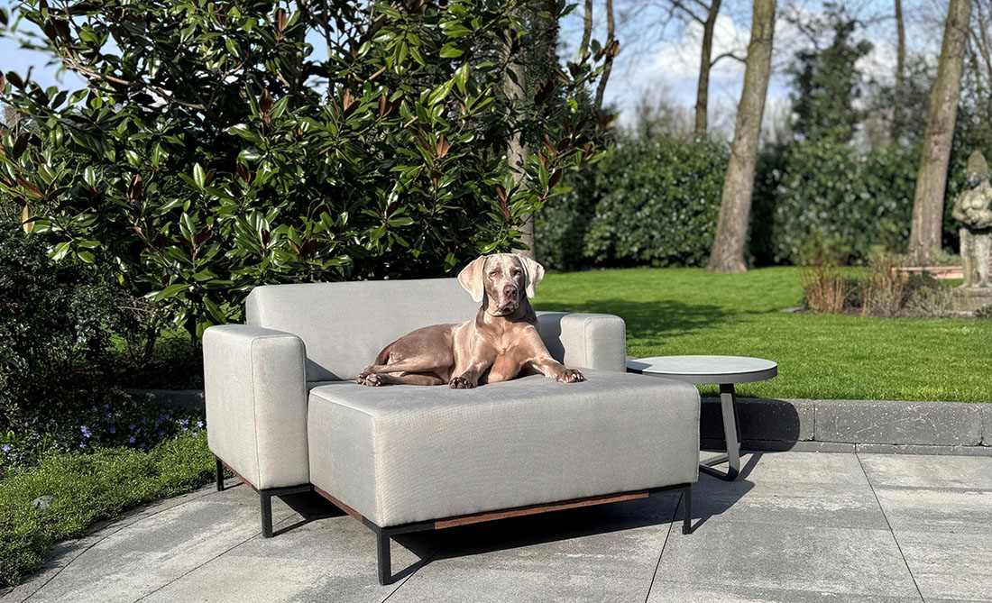 UrbanSofa Outdoor Marbella daybed loungebank met metalen poot en grijze stof