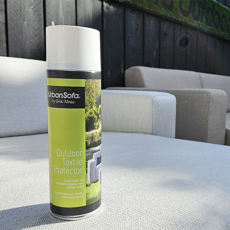 Bescherm je buitenbank met UrbanSofa Outdoor Textile Protector