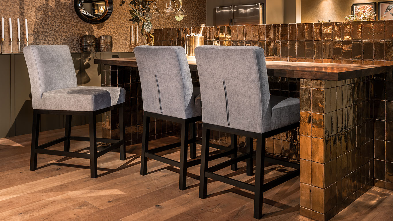 UrbanSofa Odin Barstoelen Low in Bari Steel 1 UrbanSofa Odin Barstoelen Low in Bari Steel 1