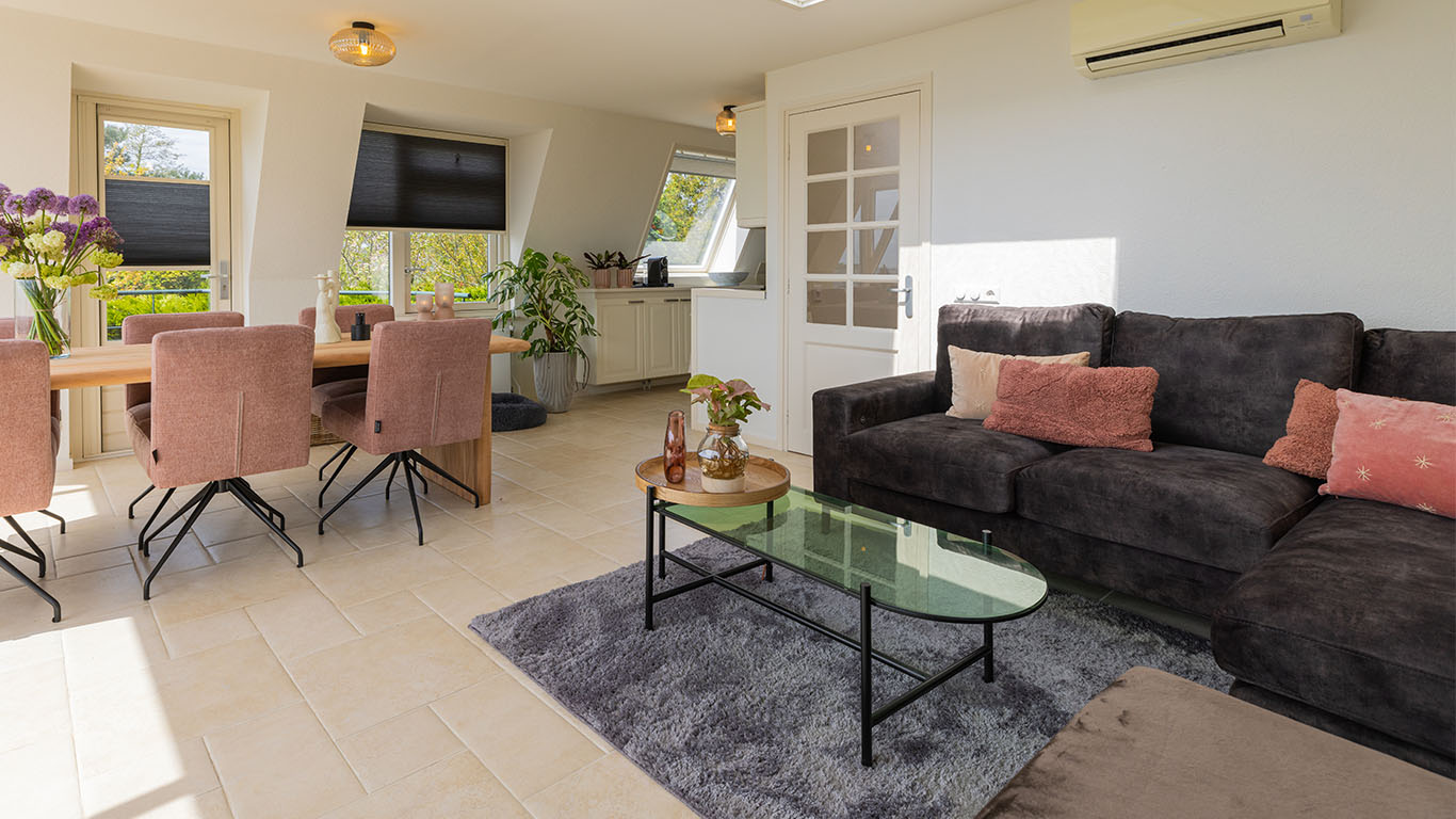 GTV AFL 36 UrbanSofa Lausanne Casia Loungebank Sevilla Dark Brown Odin eetkamerstoelen Belize Roze Bruuts Woodbury Giulia eettafel website