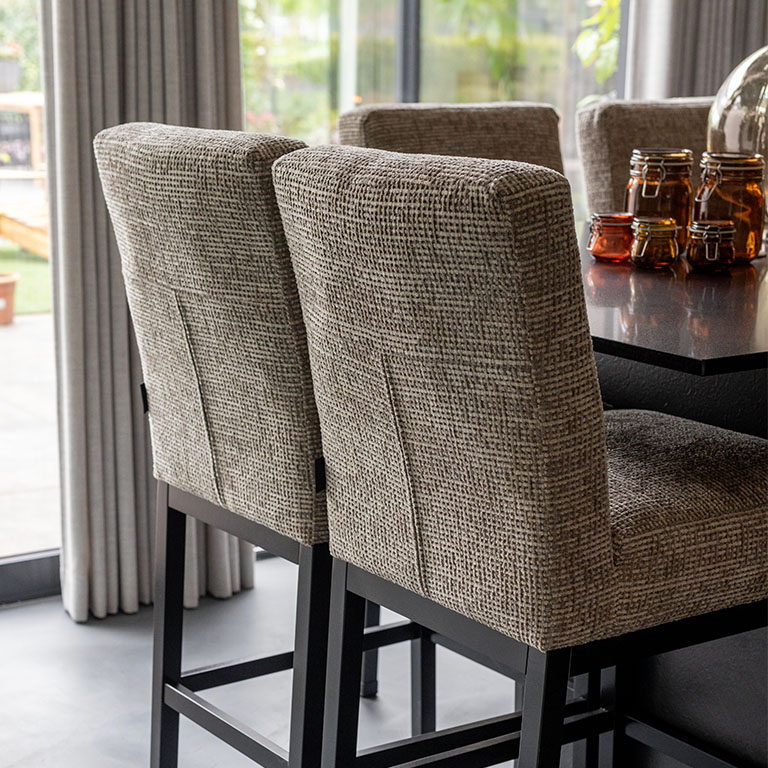GTV AFL 37 UrbanSofa Odin Barstoelen Querini Sand vierkant