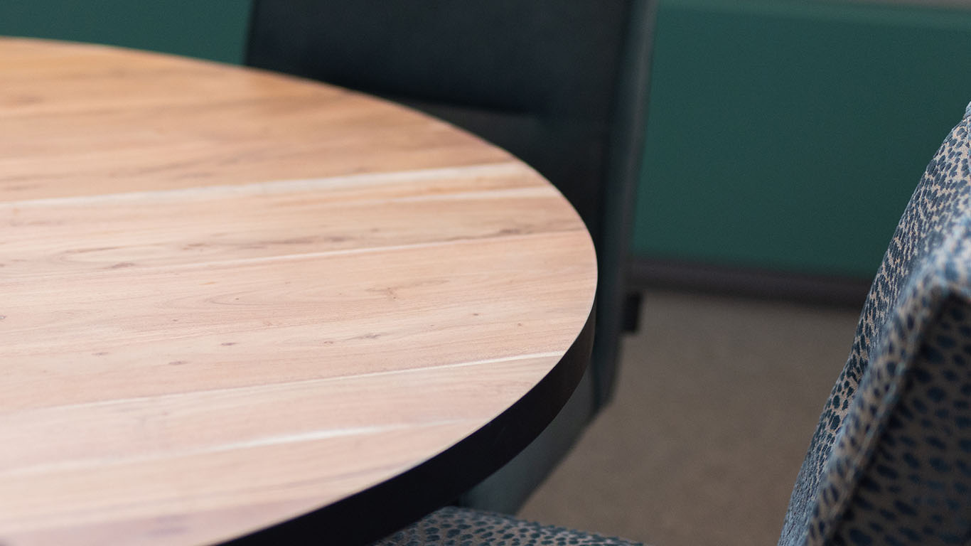 GTV AFL 38 Bruuts Robin ronde eettafel Bansiter leg tafelblad detail website