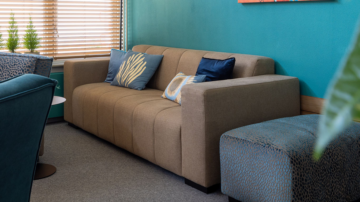 GTV AFL 38 UrbanSofa Pascalle Sofa Linate Taupe website 1