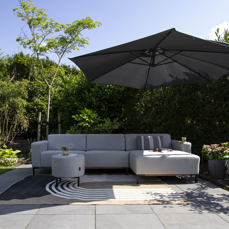 UrbanSofa Outdoor stoffen tuinbanken Marbella Loungebank Sunbrella Savana Grey Paris Hocker Sunbrella Natte Grey Chine Vierkant