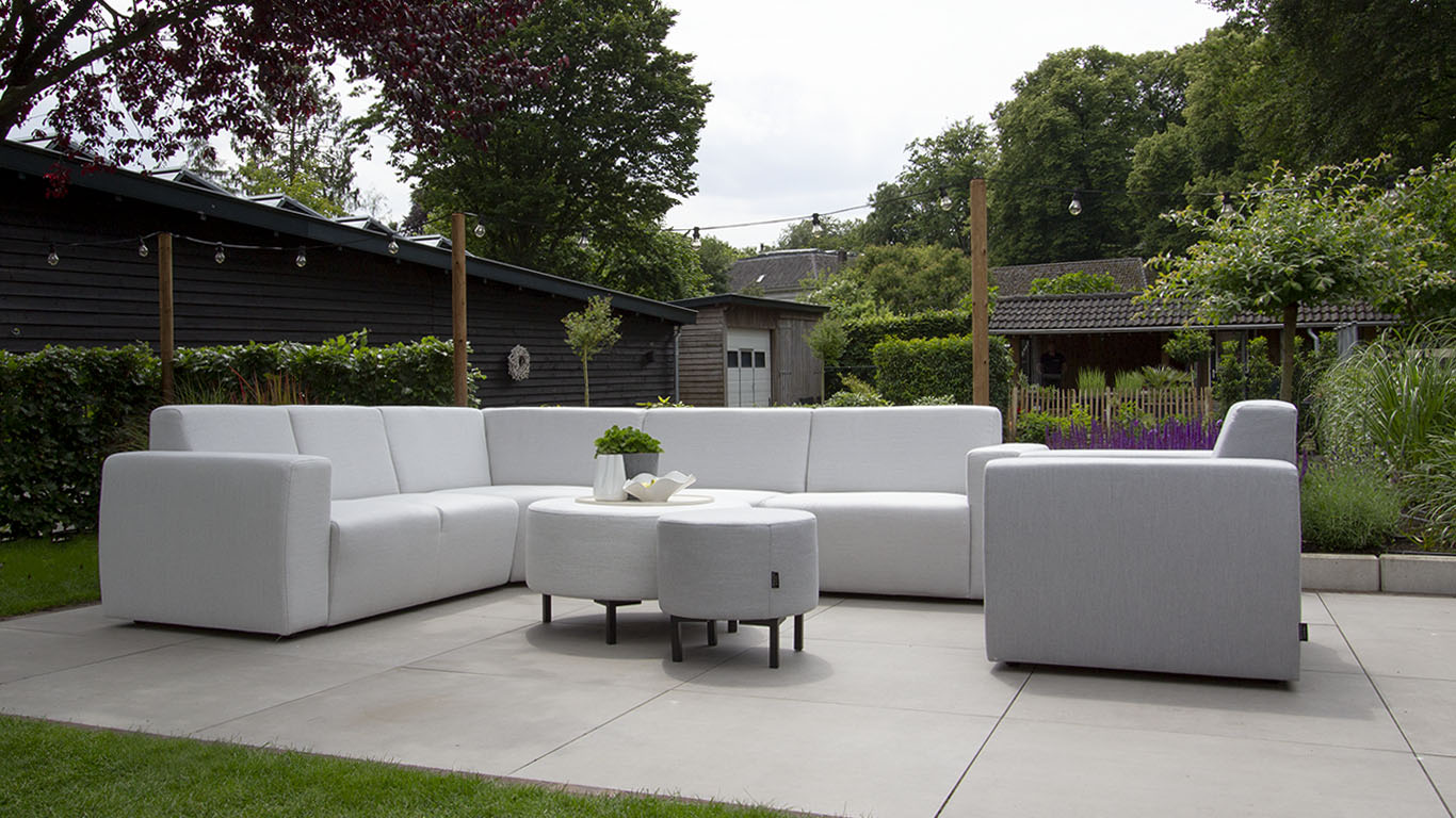 UrbanSofa Outdoor stoffen tuinbanken Provence Hoekbank Sunbrella Savana Whisper Provence Fauteuil Sunbrella Natte Grey Chine Website