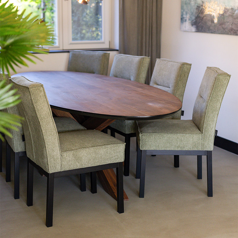 GTV AFL 9 Bruuts Espen Ovale eettafel Wooden Spider Leg UrbanSofa Signa eetkamerstoelen Suave Thyme vierkant