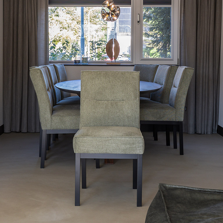 GTV AFL 9 Bruuts UrbanSofa Signa eetkamerstoelen Suave Thyme vierkant