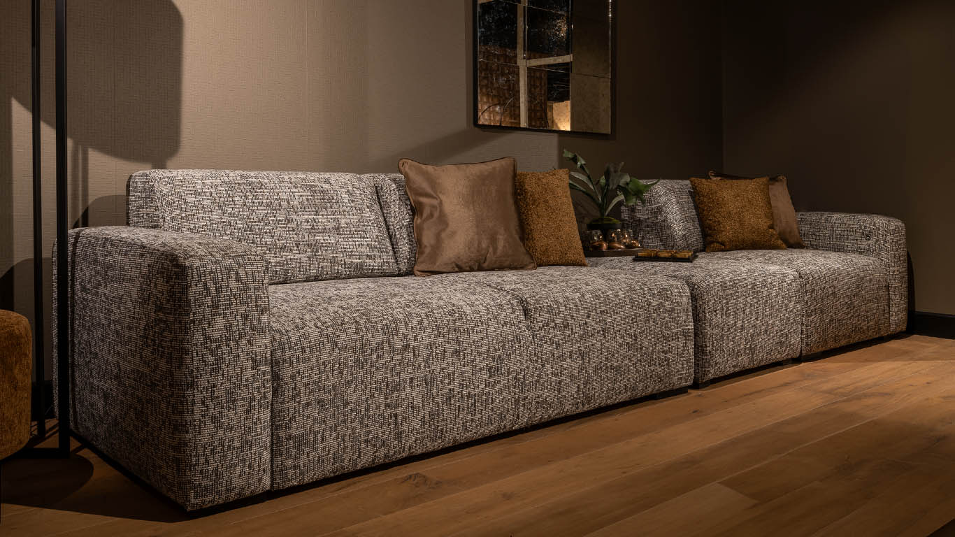 Moderne UrbanSofa Boaz Sofa met verstelbare rugleuning in de moderne stof Berkly Stone.