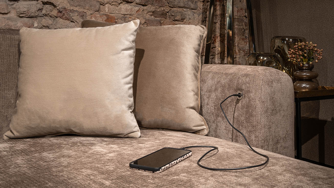 UrbanSofa Pebble Loungebank in Enfield Warm Grey Detail USB 1