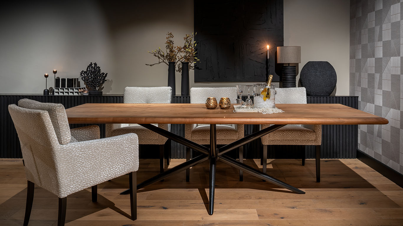 Bruuts eettafel Rechthoek Afgeronde rand Spinpoot Metaal Rond UrbanSofa Quinten Eetkamerfauteuil Cipriani Shiny Nature 1