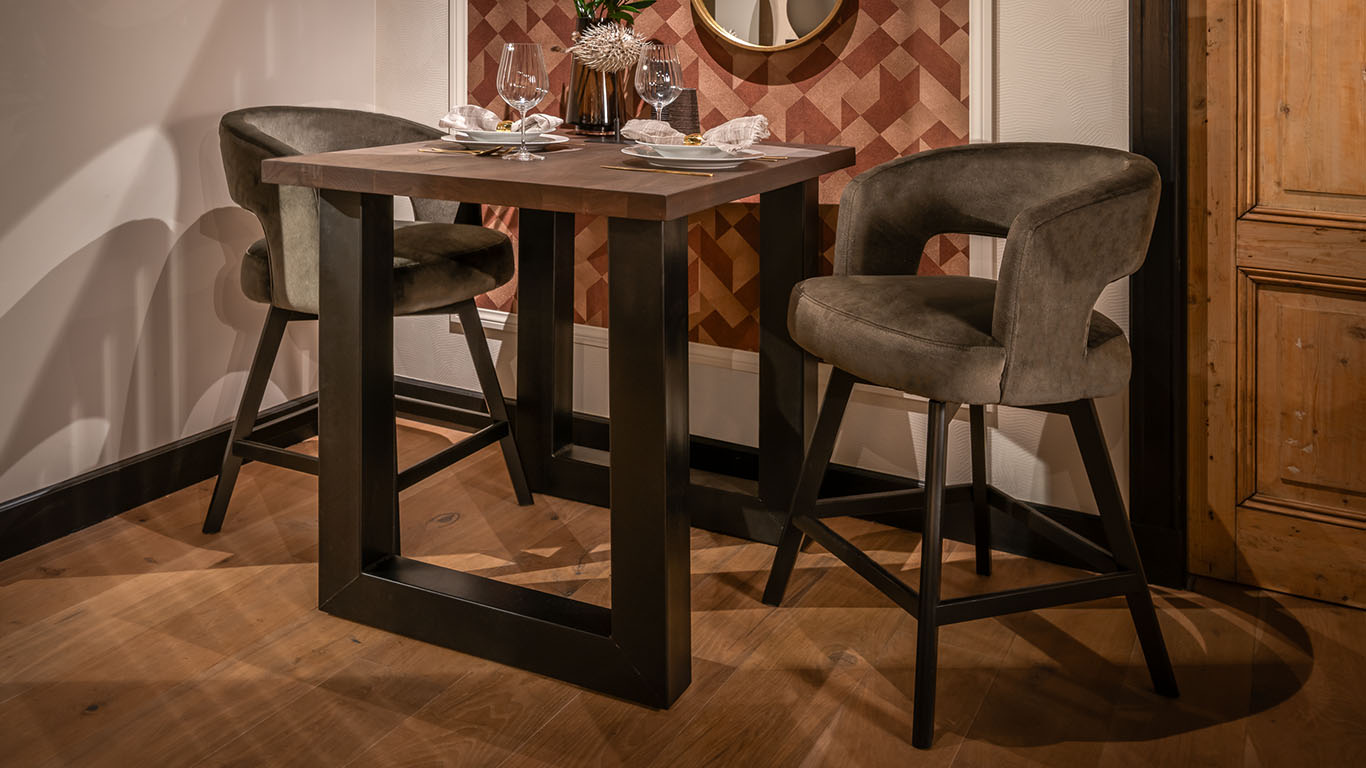 UrbanSofa Lois Barstoel Laag Satin Forest 1