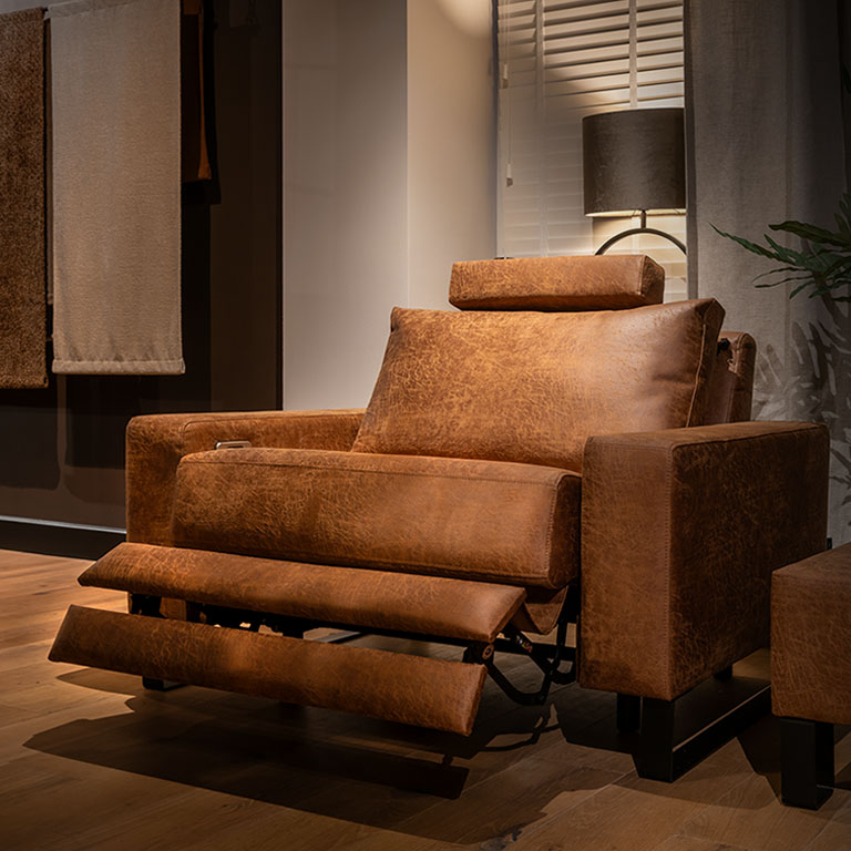 UrbanSofa Dylan Fauteuil met Recliner Gallardo Brown 8