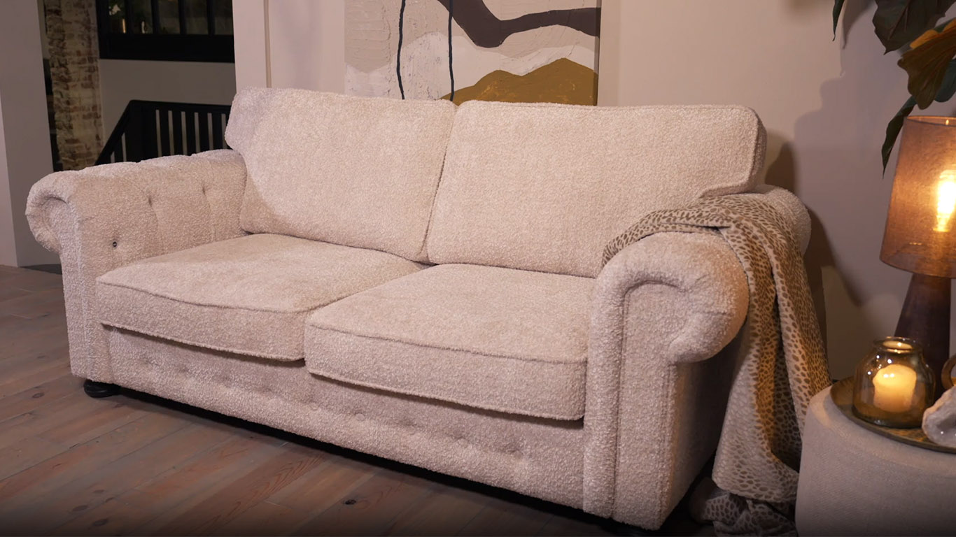 UrbanSofa Way of Living S08 AFL2 San Remo Sofa Casia Rugkussens 1