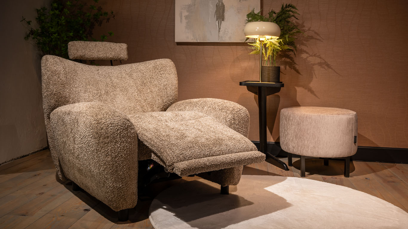 UrbanSofa Romi Relaxfauteuil in Marino Desert 3 UrbanSofa Romi Relaxfauteuil in Marino Desert 3