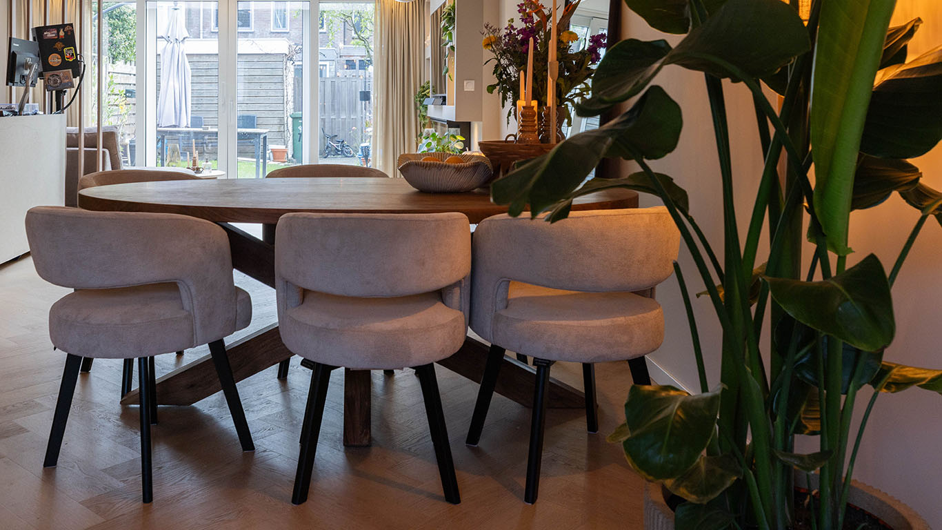 GHV AFL 12 UrbanSofa Lois eetkamerstoelen Monti Sand 3