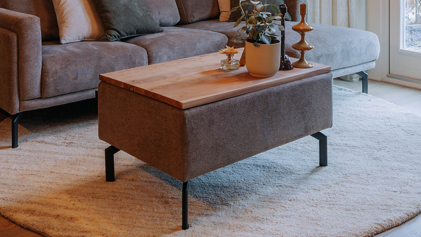 GHV AFL 13 UrbanSofa Vigo Hocker in Suave Liver 1