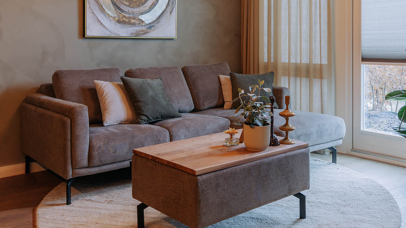 GHV AFL 13 UrbanSofa Vigo Loungebank en Hocker in Suave Liver 2