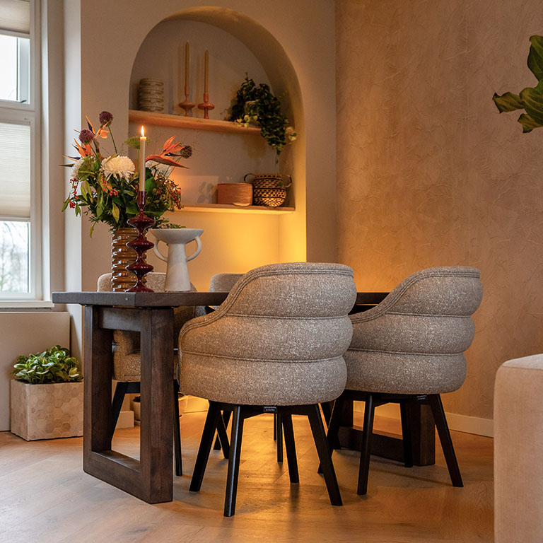 GHV AFL 14 UrbanSofa Evan Eetkamerstoelen met Curved Backrest in Camel Desert 2